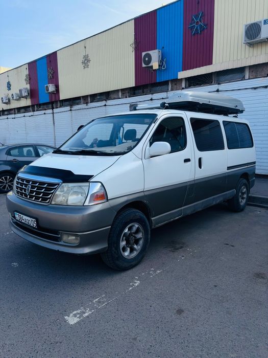 Тойота гранд хайс