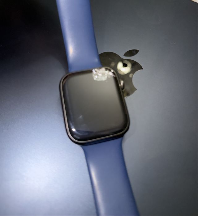 Apple watch 8 stainless still