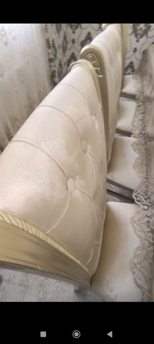 Стол и стулья  продается + скатер+пленка бонус