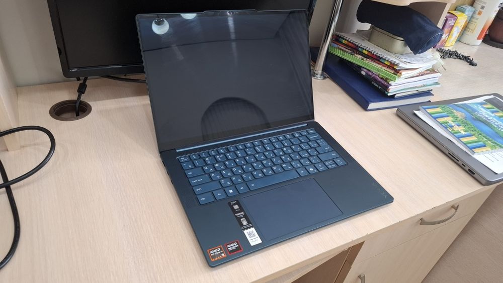 Lenovo Yoga Pro 7 14ASP10