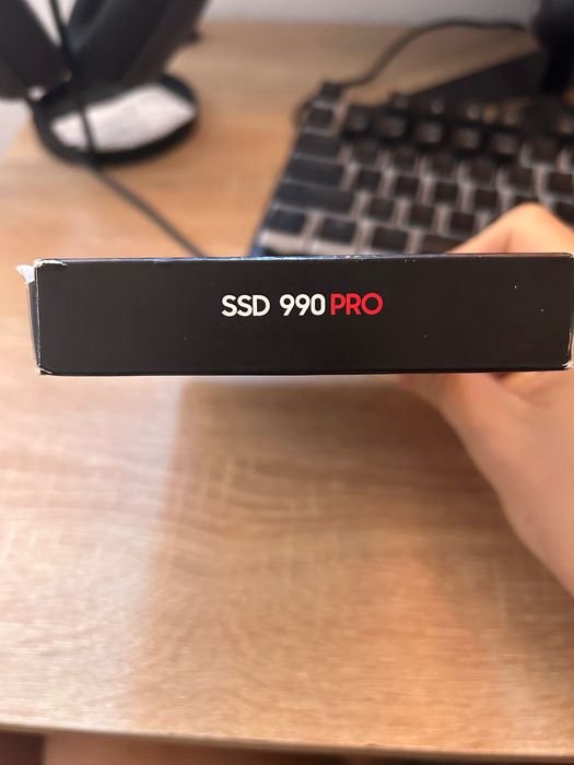 Продавам  SSD 990 PRO