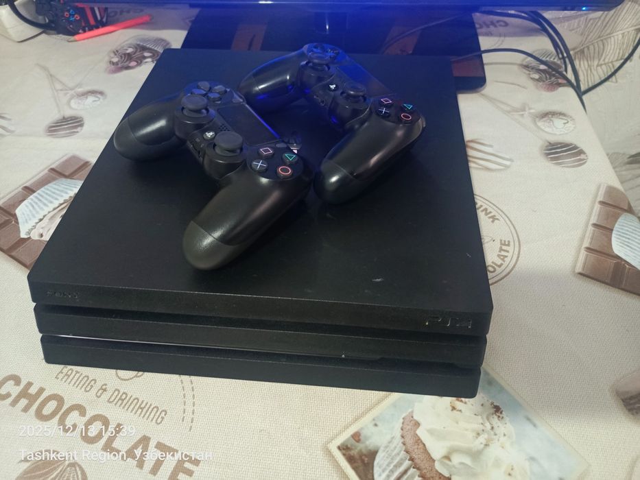 Ps4 pro 1tb 4k UHD goldhen proshivka qilingan 57 ta oʻyini bor