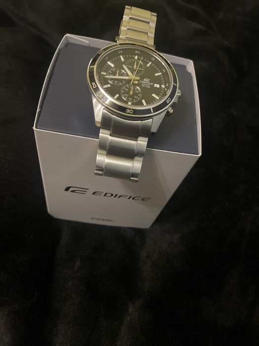 Часовник касио оригинално сребро