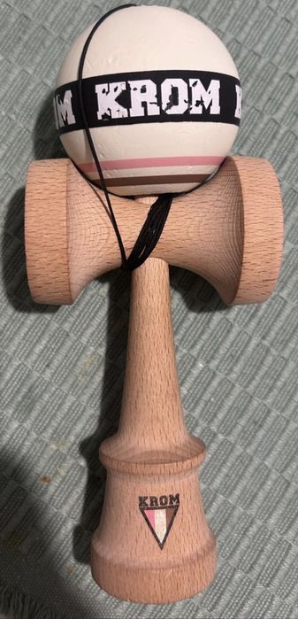 Kendama Strogo Neapolitan Vanilla