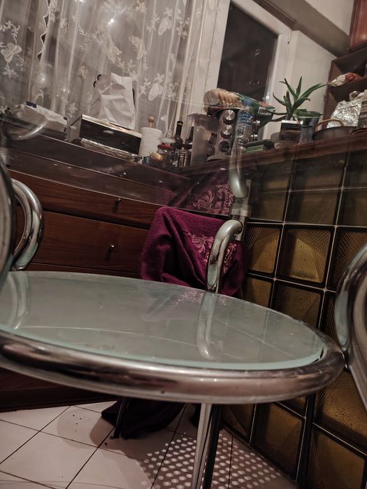 Кръгла стъклена трапеза маса