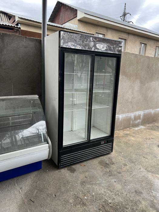 Витринный шкаф холодильник