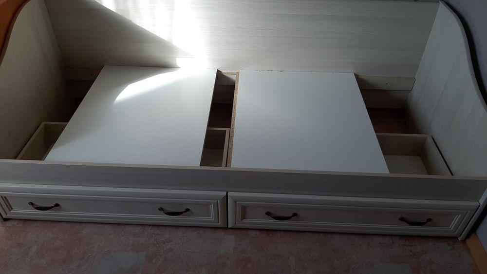 Кровать 1 спальная 15000 без матраса