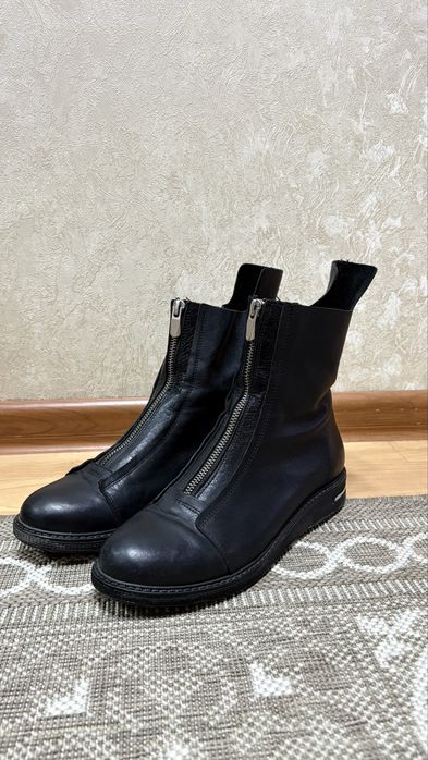 Продам женские ботинки