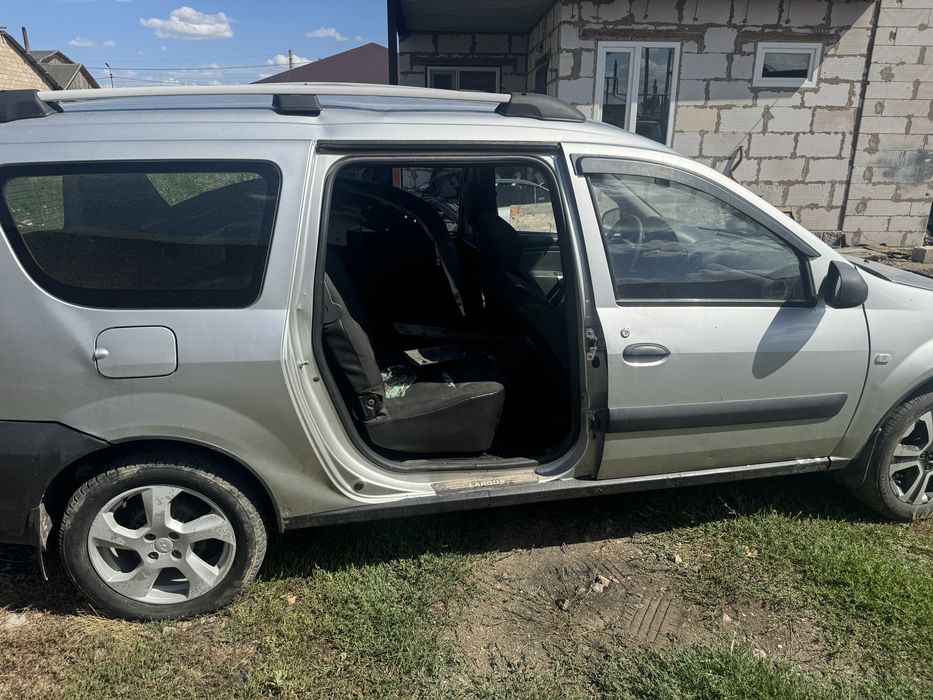 Продам Ладу Ларгус по запчестям