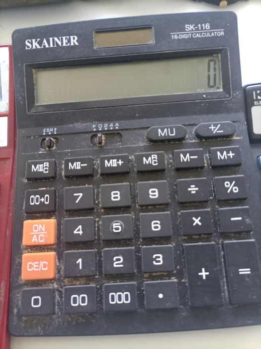 Продам калькуляторы 3 шт.