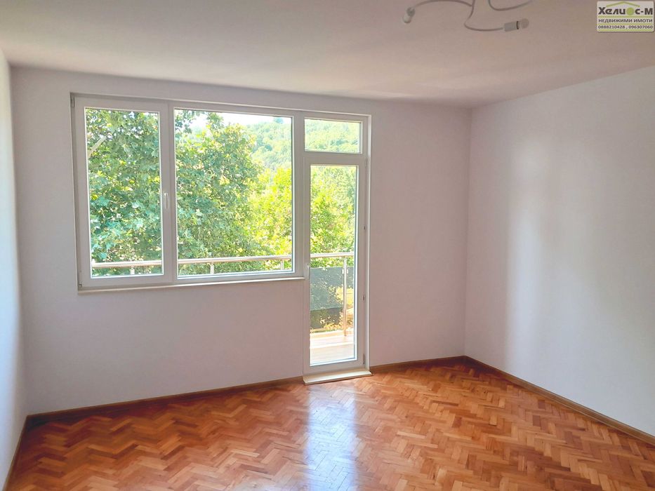 Тристаен апартамент до парк "Монтанезиум" и "Слънчева градина"