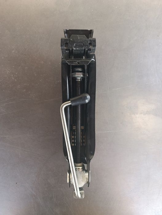 Roata rezerva Slim Audi/Vw/Seat/Skoda + cric