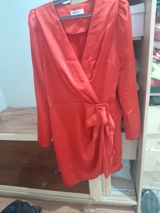 Платье в хорошем состоянии.