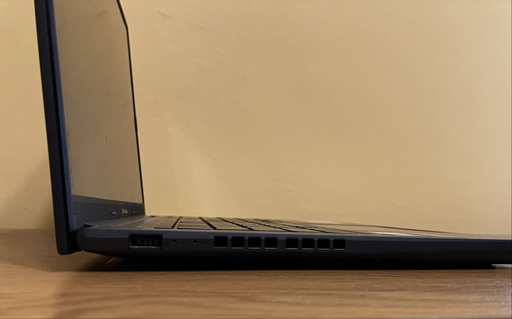 ASUS Vivobook 8GB RAM Windows 11