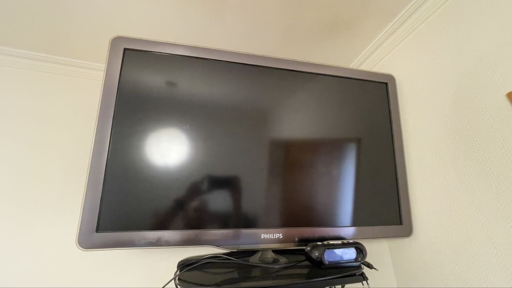 Телевизор Philips 37PFL7605H/12 37 инча