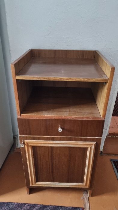 Тумбочка/ шкафчик