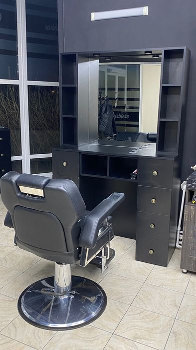 Închiriez post de frizerie !