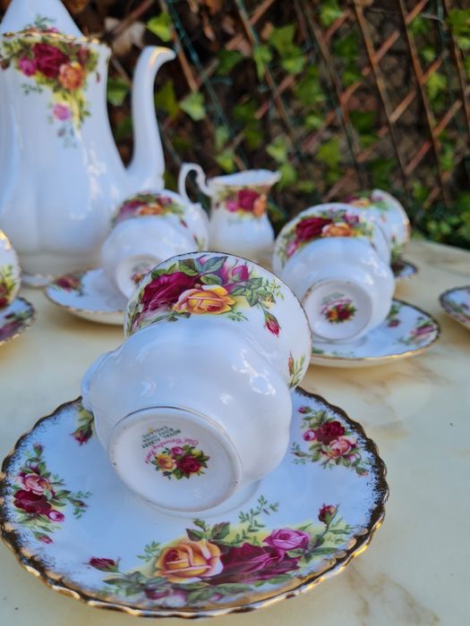 Страхотен сервиз Алберт ройял