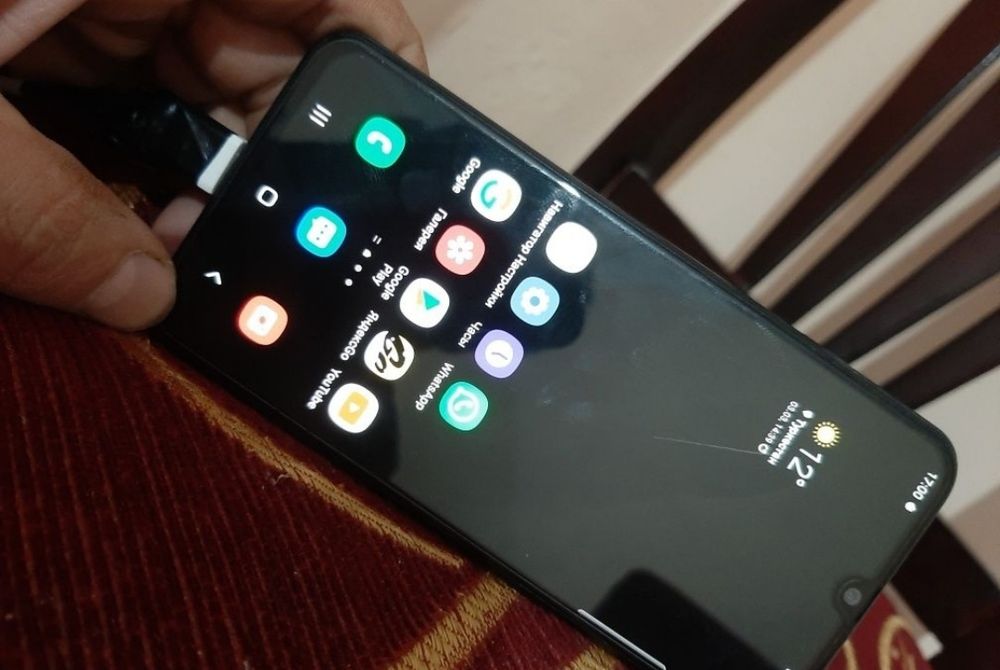 Samsung A40 64гб