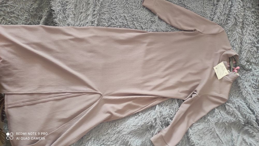 Платье длинное с разрезом