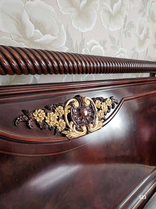 Кровать двуспальная