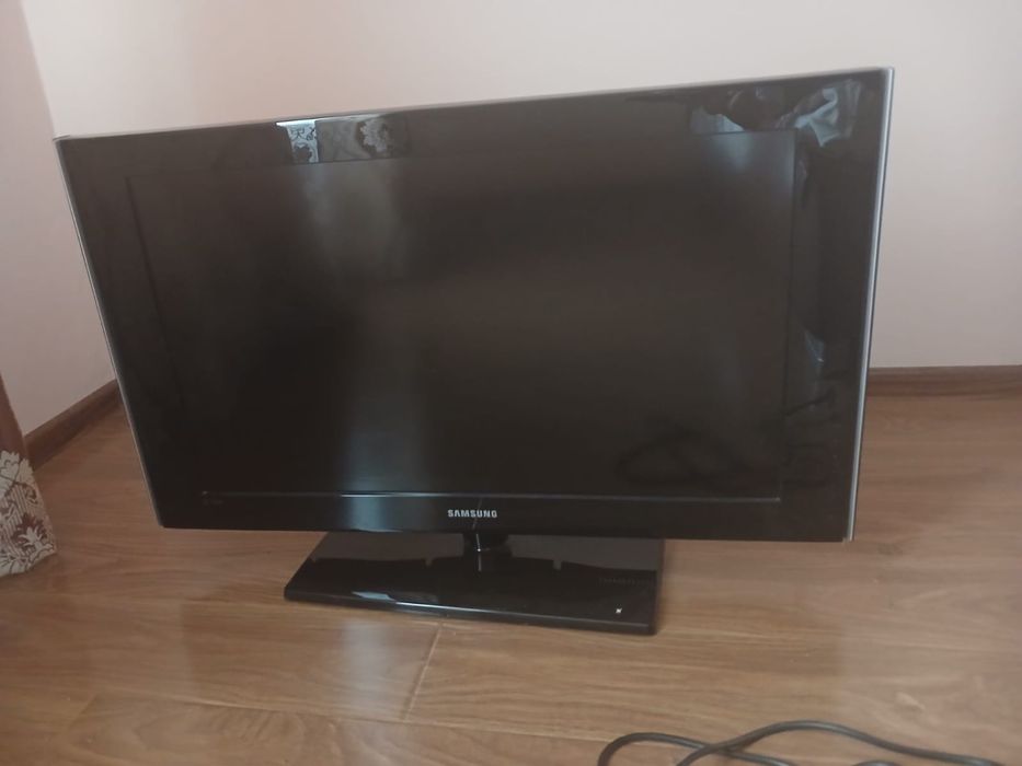 Vând TV  Samsung
