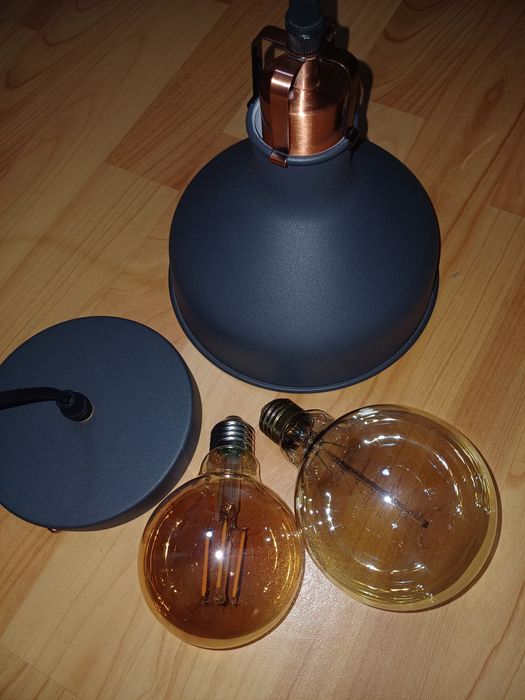 Светильник над столом