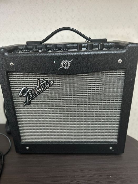 Комбоусилитель Fender Mustang 2