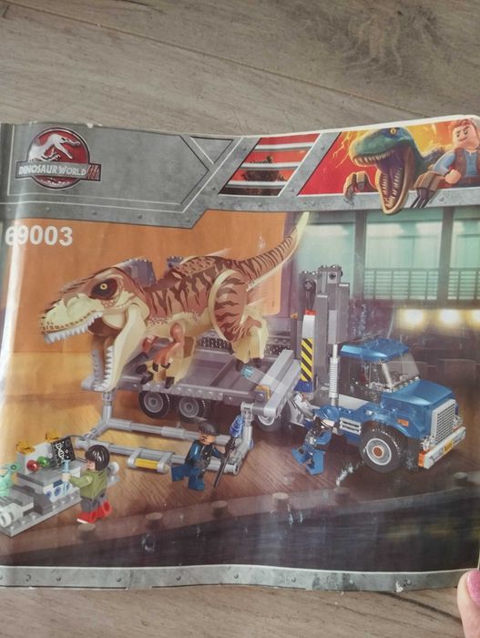 Лего с динозавром тирекс