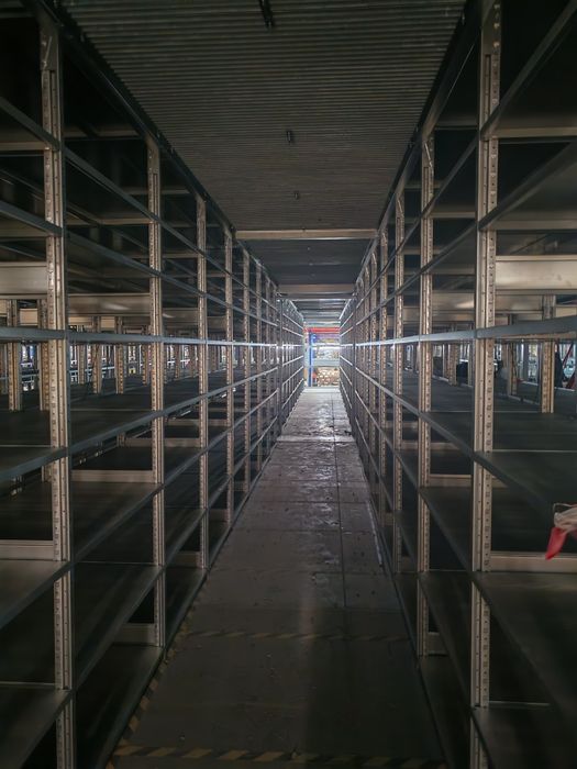 Монтаж стеллажей