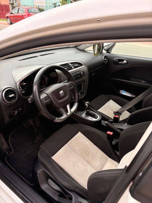 Seat Leon FR 1.8 TSI, 210.000 km, motor refăcut complet, pistoane și injectoare noi distribuție, întreținut bine, acte ok, 8000€, negociabil. Preț bun