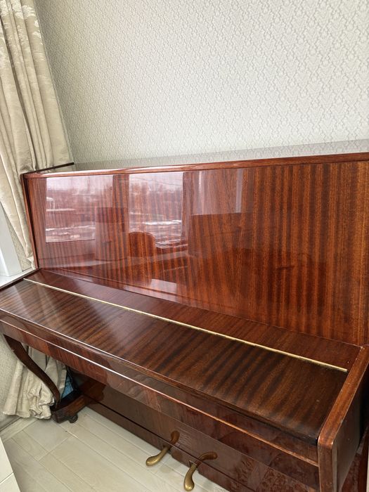 Продам пианино «Сюита»