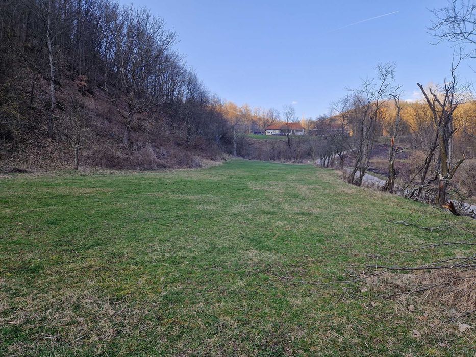 Teren intravilan de vanzare