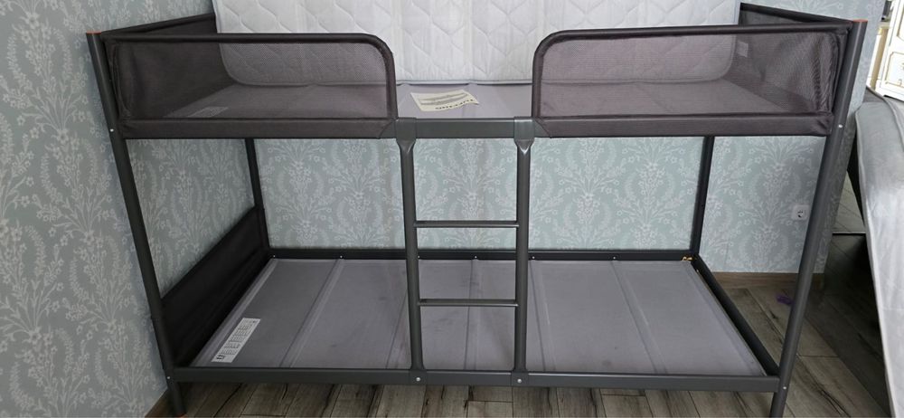 Продам 2-х ярусную кровать