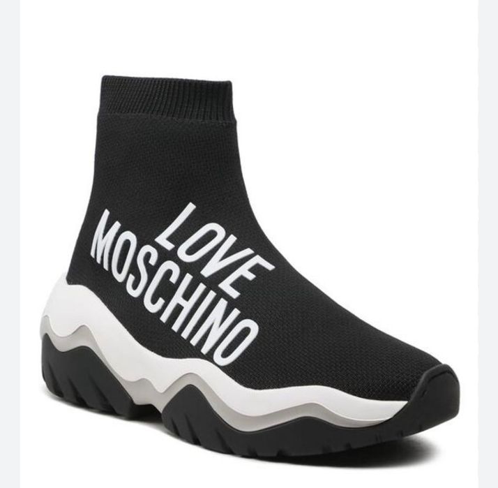 Оригинални дамски сникърси Love Moshino