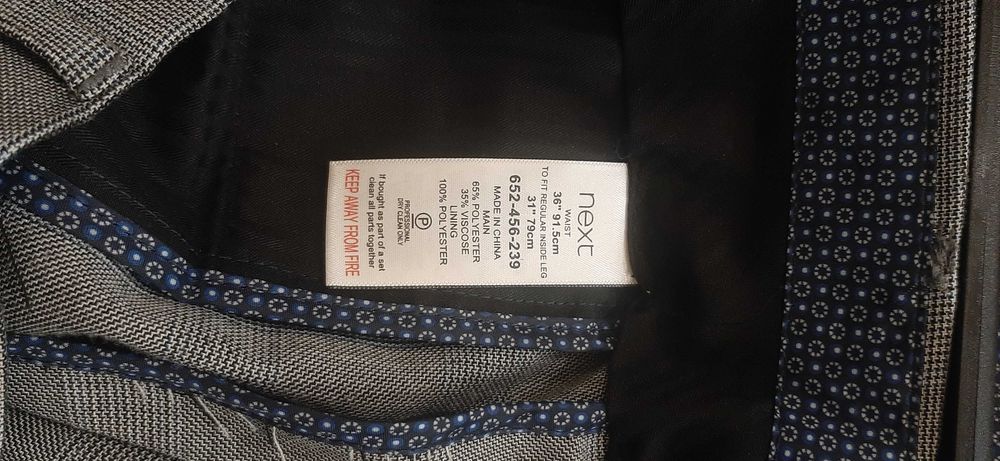 Costum barbati NEXT calitate deosebita-marimea 42R 107 cm-5 lei transp