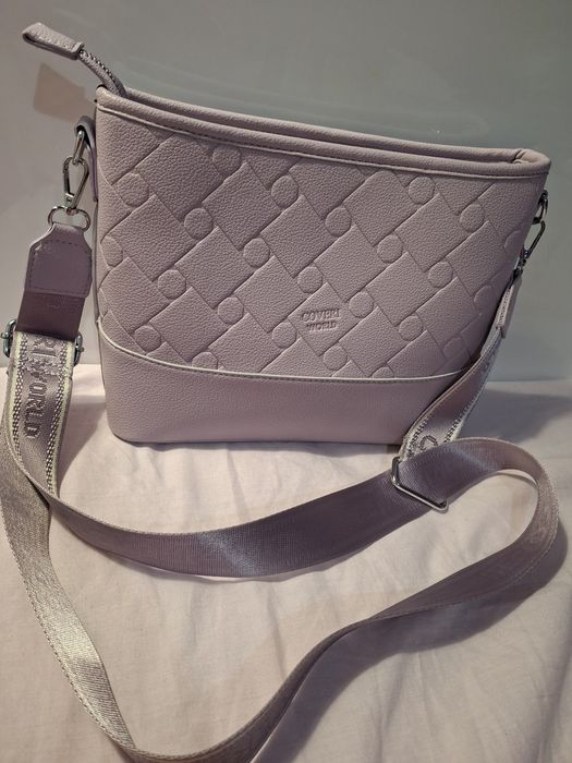 Дамски чанти продавам