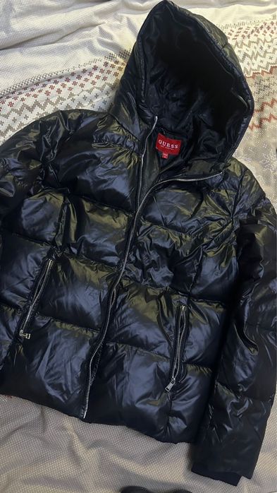 Продам куртку Guess
