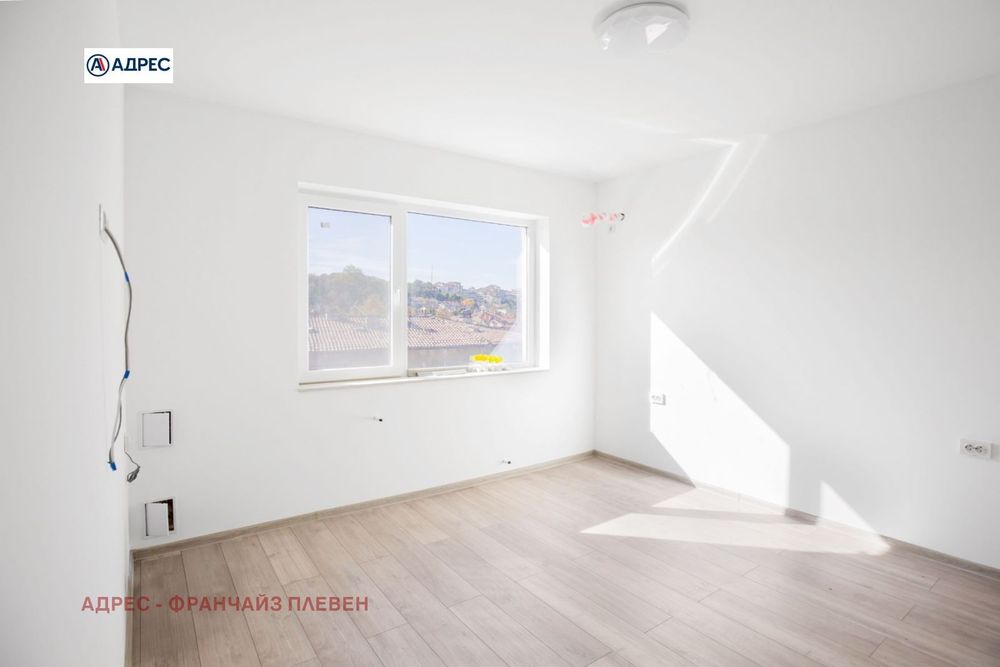 Продава се Тристаен апартамент в Плевен, Идеален център - 66 кв.м за 2122 €/кв.м - Снимка #5