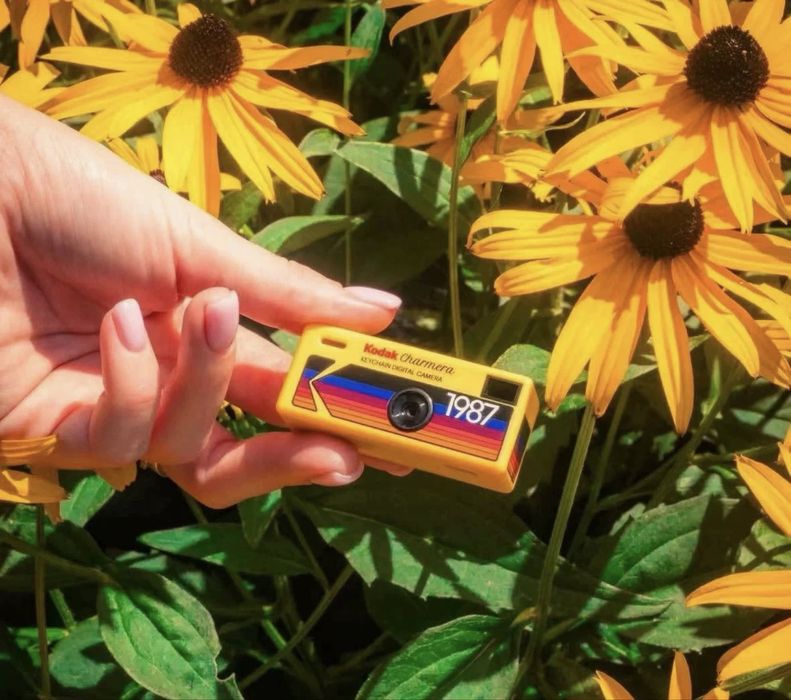 НОВО!!! Цифров фотоапарат тип ключодържател Kodak Charmera, случаен цвят, 58x24.5x20mm