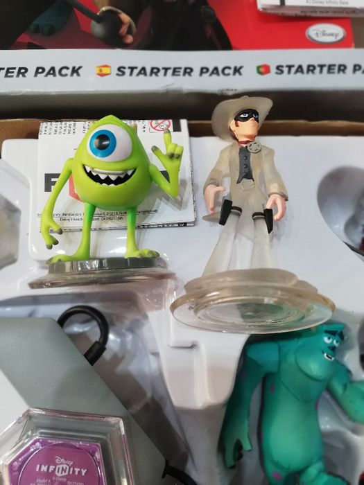 Disney Infinity Starter Pack Wii cu 8 figurine si 3 Power discuri