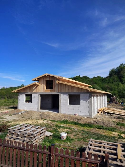 Reparații Acoperișuri – Intervenții Rapide și Lucrări Complete
