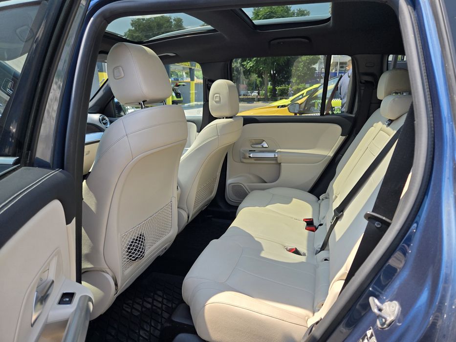 Мерцедес-Бенц, Mercedes-Benz GLB 250, 4x4