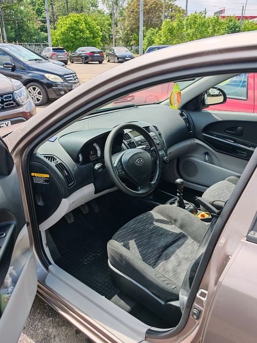 Vând: KIA Ceed 1.6 benzina 122 cp