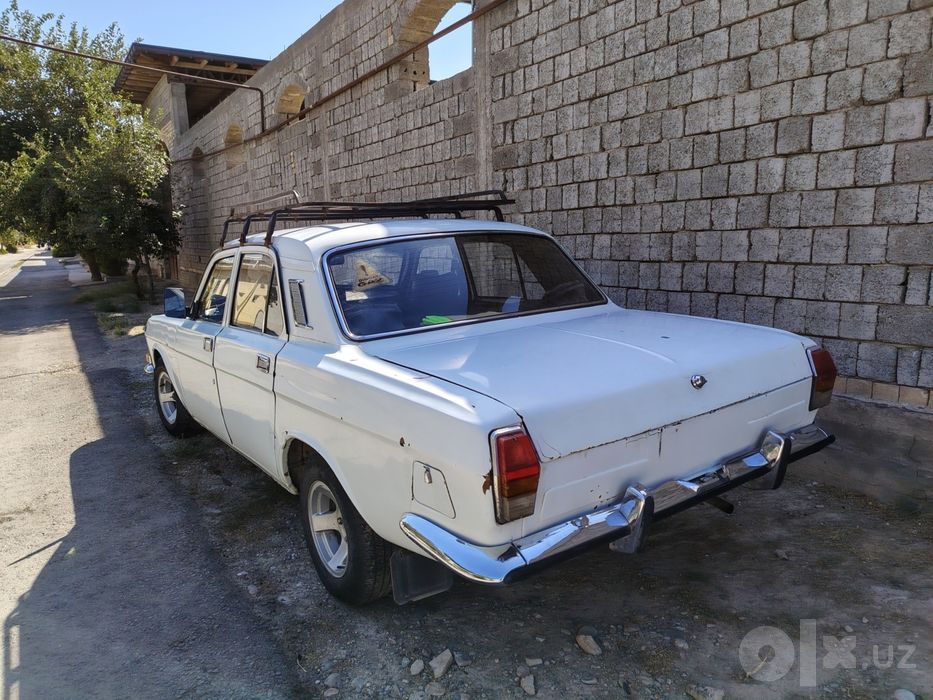 Mashina GAZ 2411