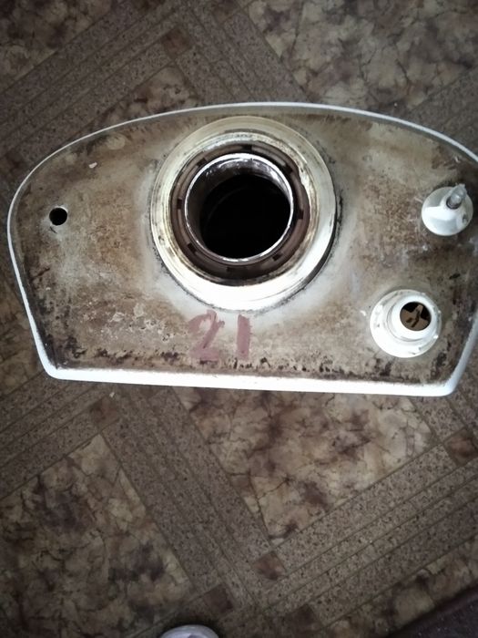 Продам бочок для унитаза б/у