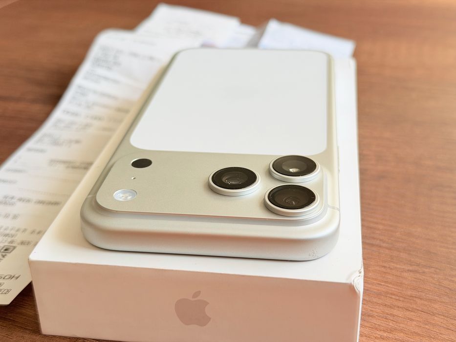 iPhone 17 Pro Max 10 зареждания ТЕХНОПОЛИС!!!