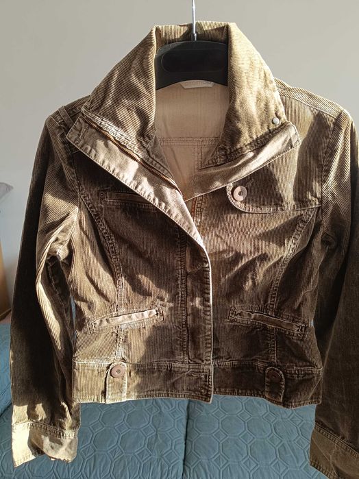 Jacketa raiată Promod