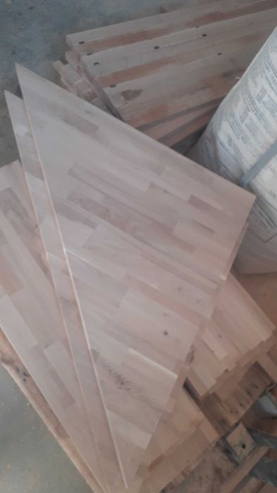 Trepte tip evantai din fag, stejar pe dimensiunile clientului