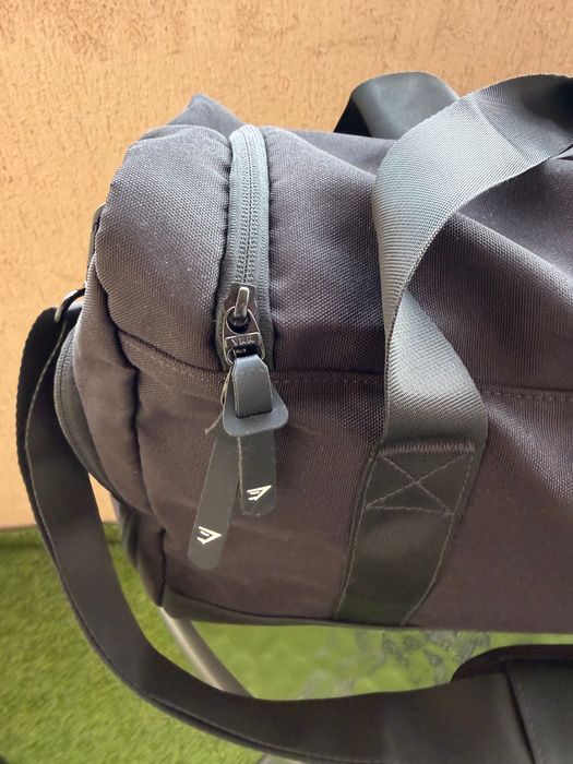 Geanta gymshark Everyday Holdall Medium ca noua